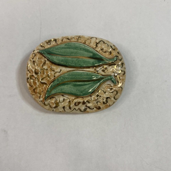 Vintage Beautiful Gold And White With Green Leafs Wooden Pin Brooch - Picture 2 of 12